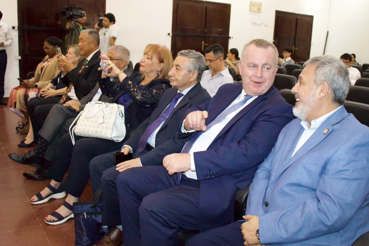 Huéspedes Ilustres — Concejo Municipal de Santa Cruz - COLABIOCLI 2026